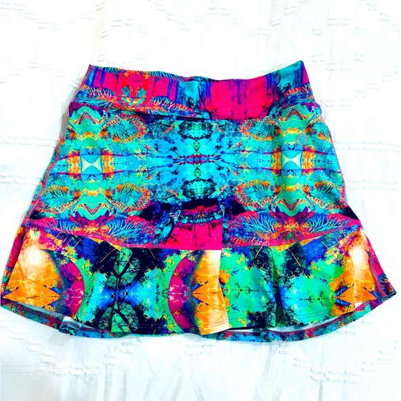 Dona Jo Skirts | Dona Jo Jojo 14.5” Skirt in Surreal. Size 2 - Picture 1 of 4